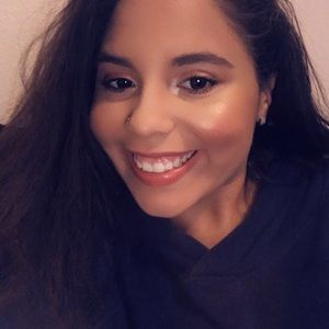 Meet your Posher, Aly